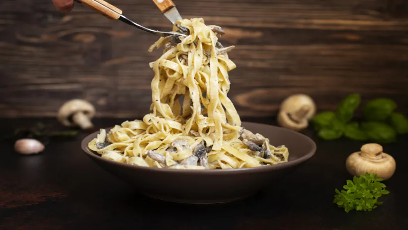 TAVUKLU FETTUCCİNE ALFREDO