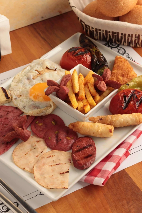 AZ ACIKTIM KAHVALTI TABAĞI