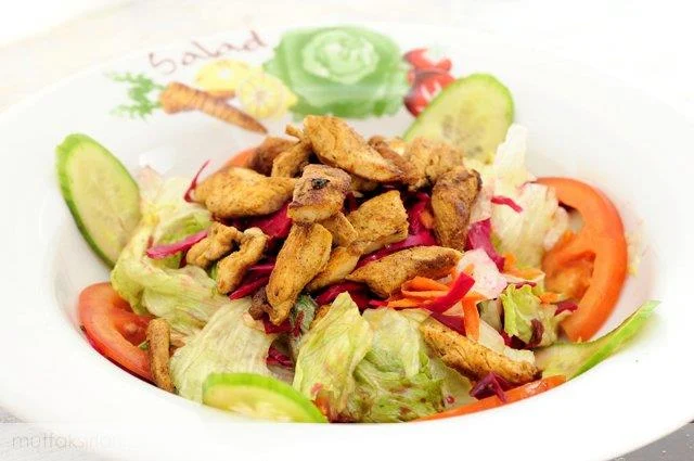 ızgara tavuklu salata